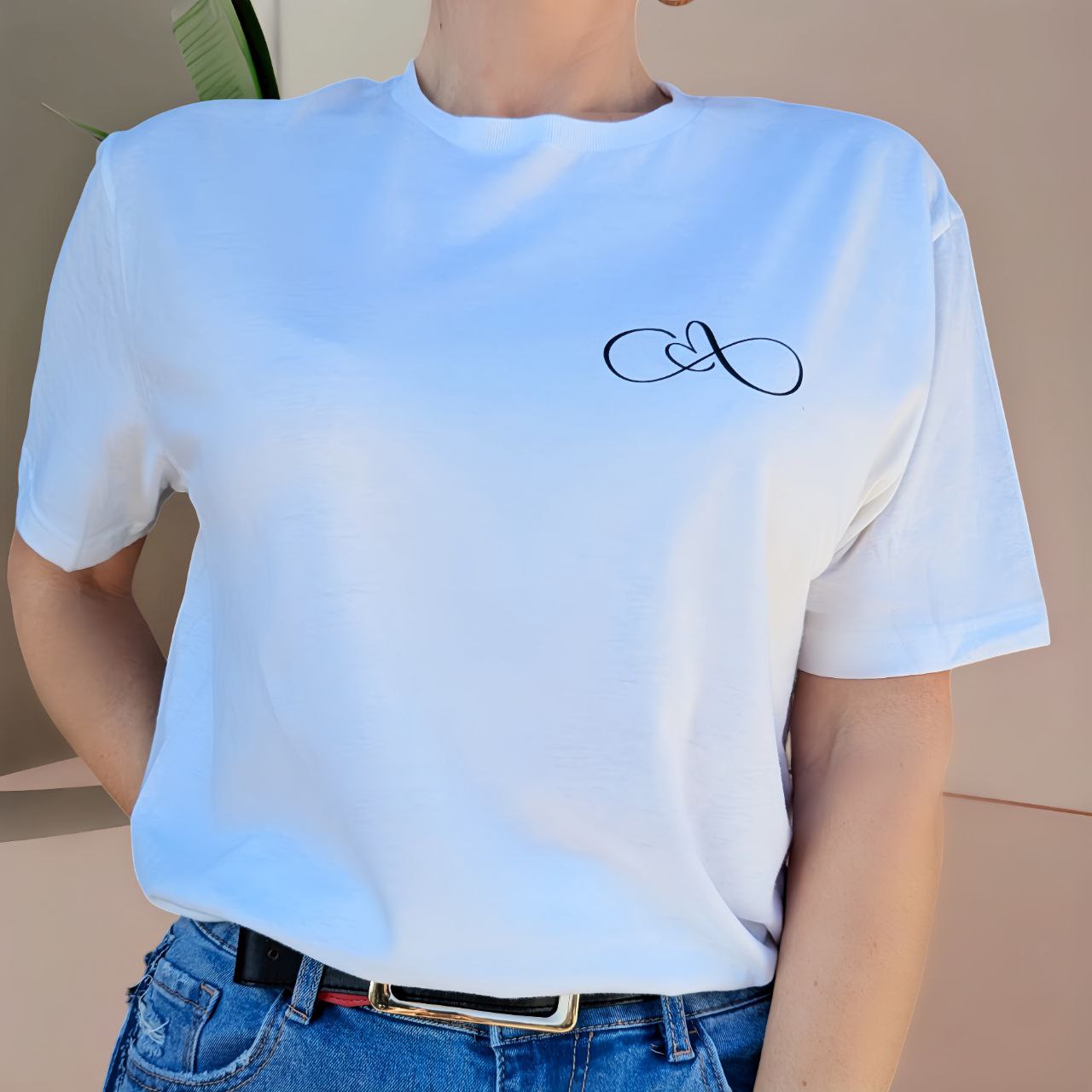 Forever" T-Shirt - Minimalist Love Symbol | Unisex

Cotton Tee