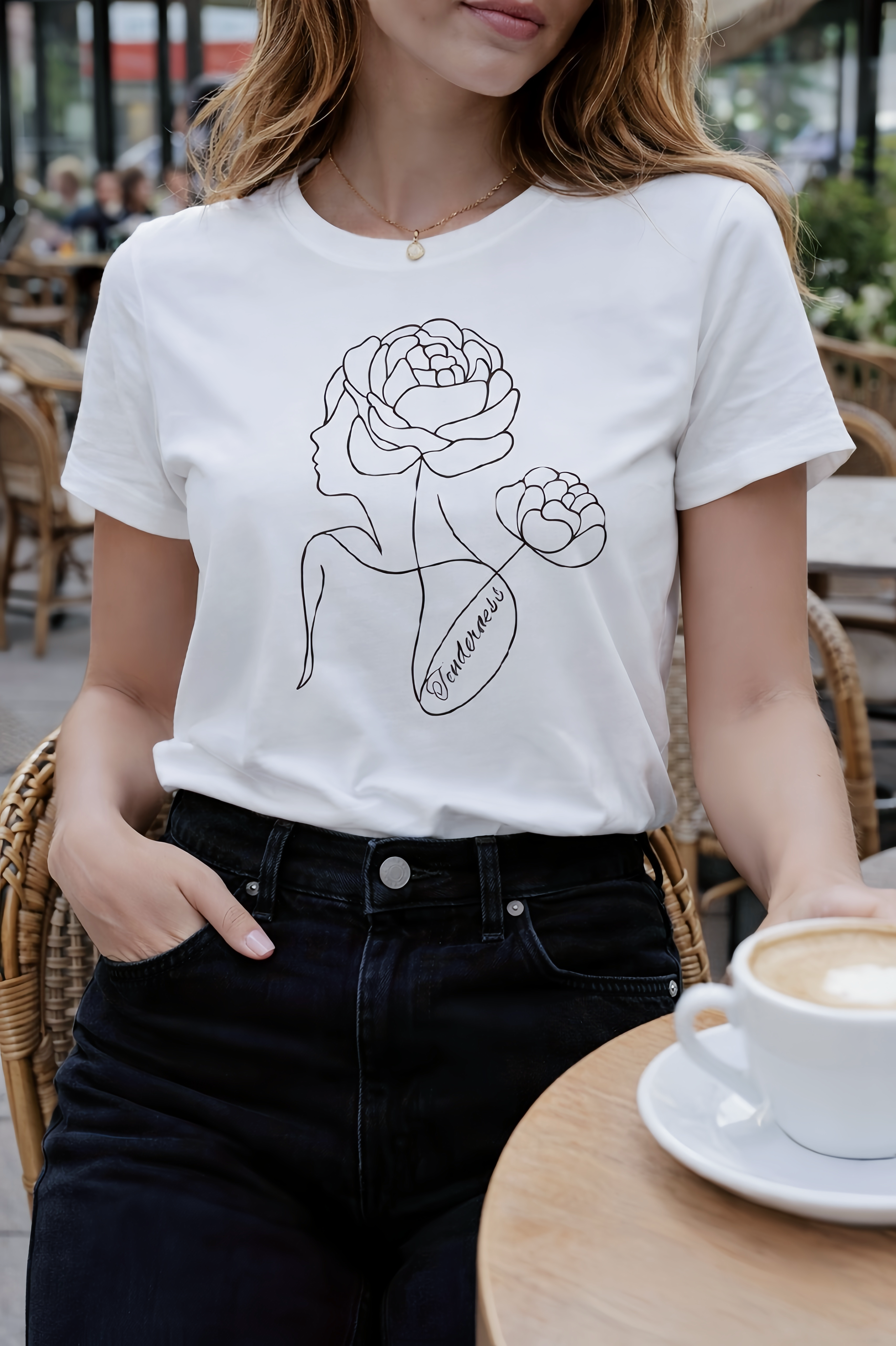 "Tenderness" Line Art Tee
Minimalist. Elegant. Artistic.